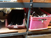 Volledige inhoud rek metaal - afbeelding 31 van  36