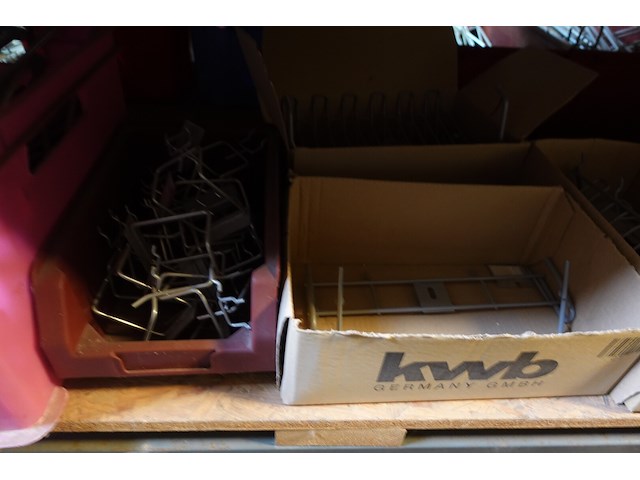 Volledige inhoud rek metaal - afbeelding 33 van  36