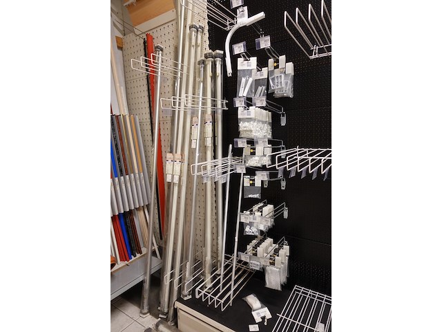 Volledige inhoud rek omlijstingen - afbeelding 2 van  11