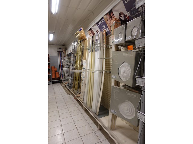 Volledige inhoud rek omlijstingen - afbeelding 1 van  11