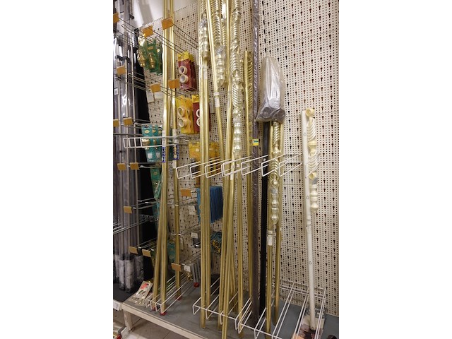 Volledige inhoud rek omlijstingen - afbeelding 8 van  11