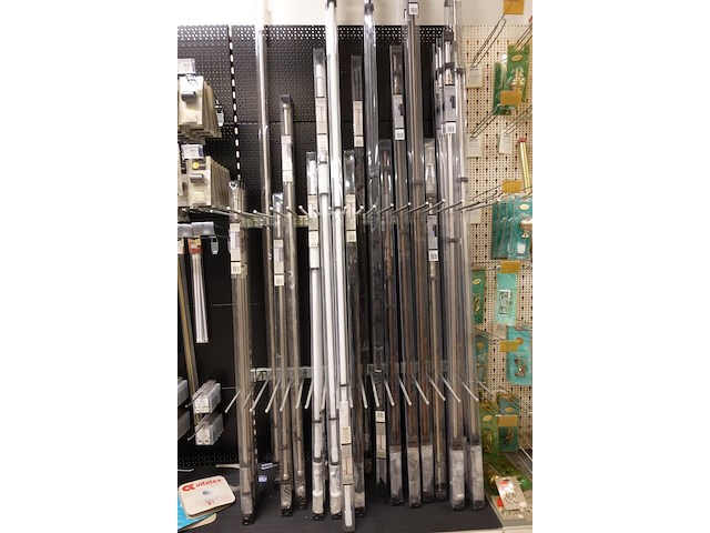 Volledige inhoud rek omlijstingen - afbeelding 10 van  11