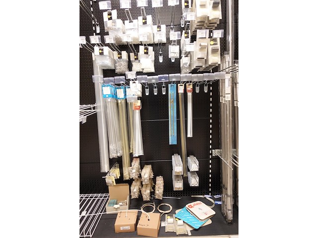 Volledige inhoud rek omlijstingen - afbeelding 11 van  11