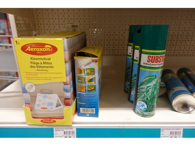 Volledige inhoud rek producten - afbeelding 4 van  20