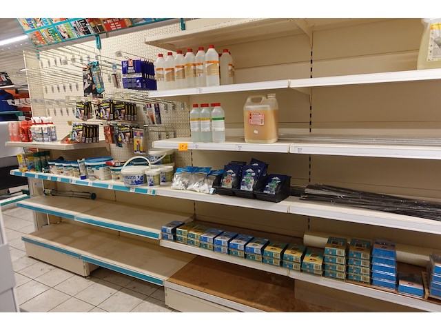 Volledige inhoud rek producten - afbeelding 1 van  20