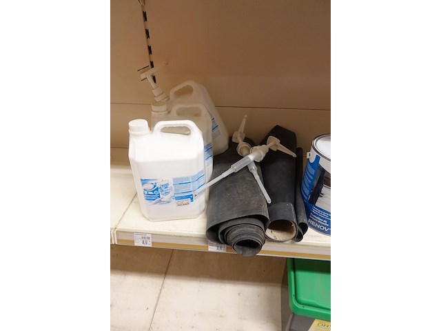 Volledige inhoud rek producten - afbeelding 4 van  13