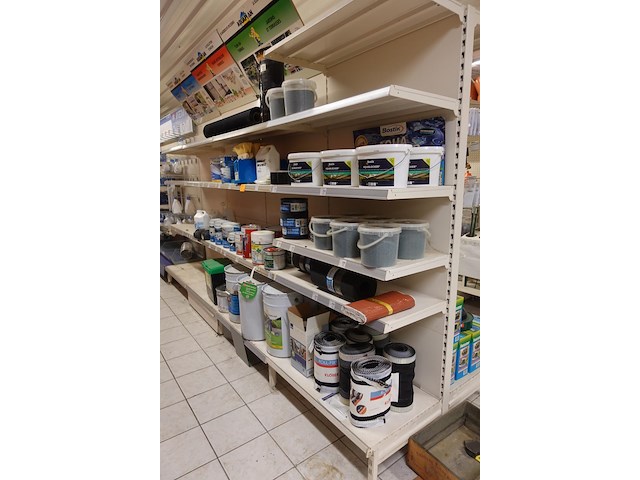 Volledige inhoud rek producten - afbeelding 1 van  13