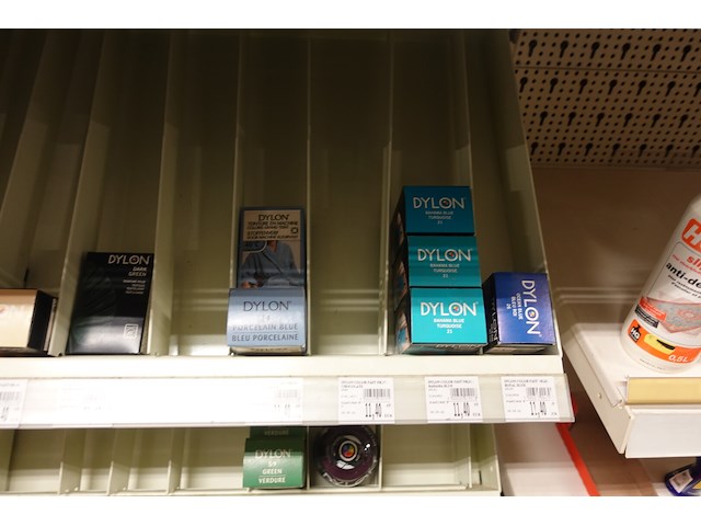 Volledige inhoud rek producten - afbeelding 2 van  23