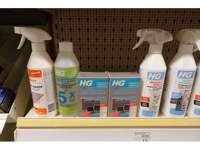 Volledige inhoud rek producten - afbeelding 6 van  23