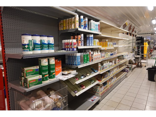 Volledige inhoud rek producten - afbeelding 1 van  23