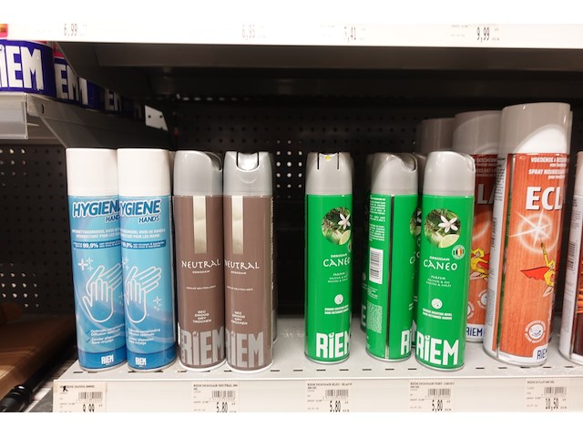 Volledige inhoud rek producten - afbeelding 18 van  23