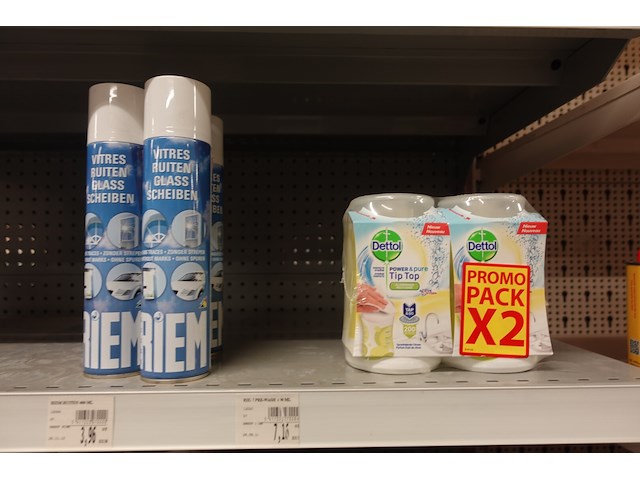 Volledige inhoud rek producten - afbeelding 22 van  23