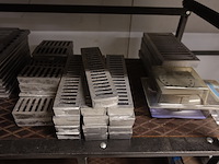 Volledige inhoud rek putdeksels - afbeelding 7 van  10