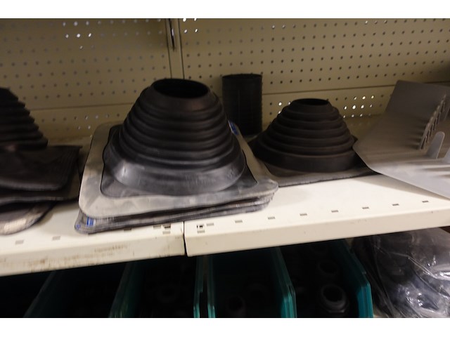 Volledige inhoud rek pvc toebehoren - afbeelding 2 van  18