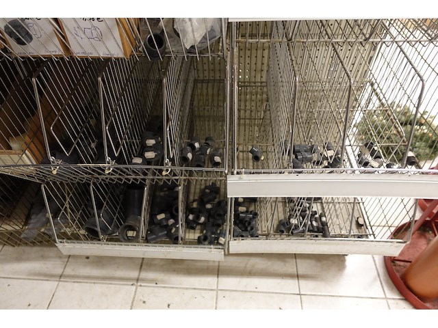 Volledige inhoud rek pvc toebehoren - afbeelding 14 van  18