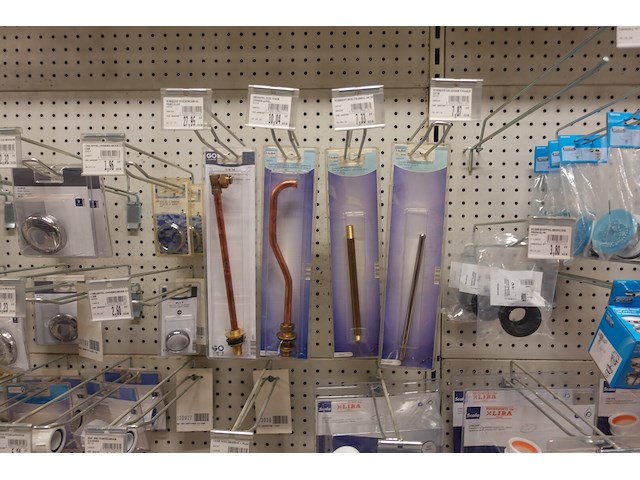 Volledige inhoud rek sanitair toebehoren - afbeelding 4 van  24