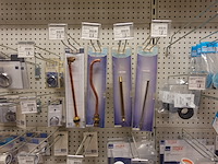 Volledige inhoud rek sanitair toebehoren - afbeelding 4 van  24