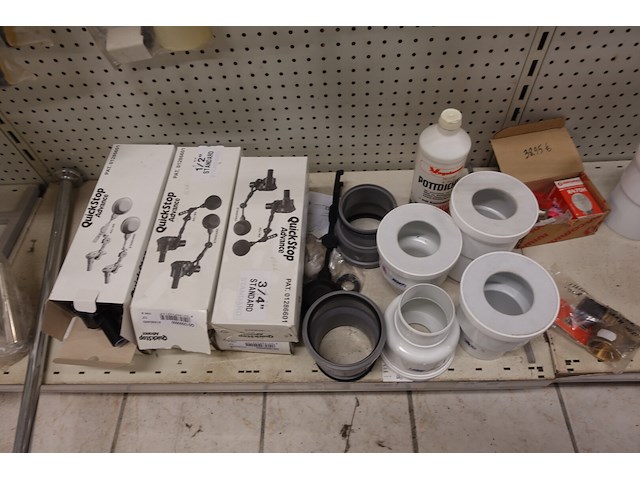 Volledige inhoud rek sanitair toebehoren - afbeelding 11 van  24