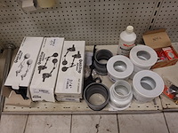 Volledige inhoud rek sanitair toebehoren - afbeelding 11 van  24