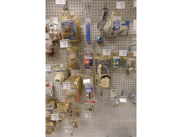 Volledige inhoud rek sanitair toebehoren - afbeelding 14 van  24