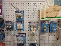 Volledige inhoud rek sanitair toebehoren - afbeelding 16 van  24