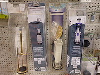 Volledige inhoud rek sanitair toebehoren - afbeelding 23 van  24