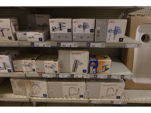 Volledige inhoud rek sanitair toebehoren - afbeelding 7 van  21