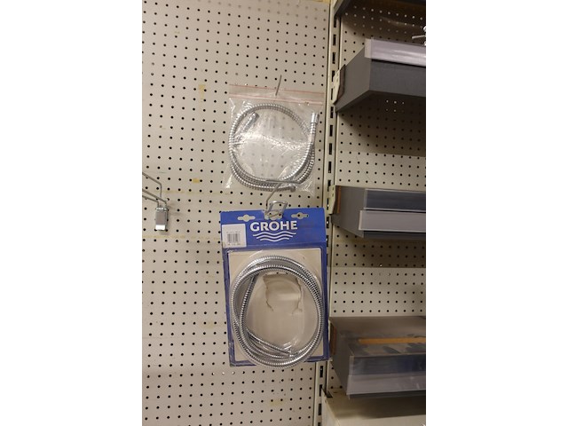 Volledige inhoud rek sanitair toebehoren - afbeelding 11 van  21
