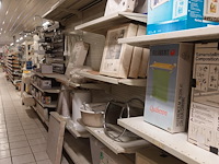 Volledige inhoud rek sanitair toebehoren - afbeelding 1 van  21