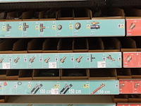 Volledige inhoud rek sanitair toebehoren - afbeelding 5 van  14