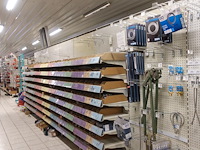 Volledige inhoud rek sanitair toebehoren - afbeelding 7 van  14