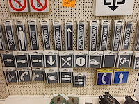 Volledige inhoud rek signalisatie - afbeelding 3 van  4