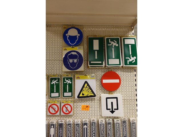 Volledige inhoud rek signalisatie - afbeelding 4 van  4