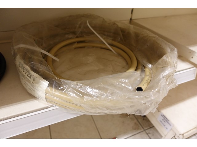 Volledige inhoud rek slangen - afbeelding 10 van  10