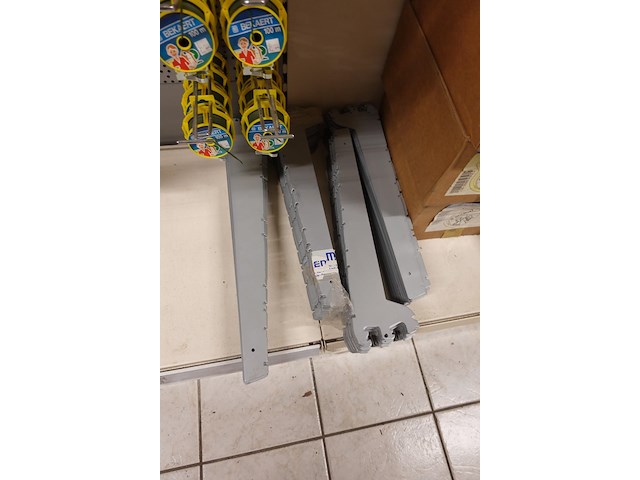 Volledige inhoud rek toebehoren omheining - afbeelding 6 van  14