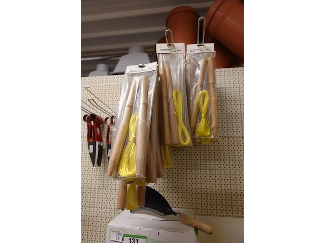 Volledige inhoud rek tuingereedschap - afbeelding 2 van  11