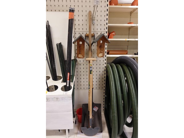 Volledige inhoud rek tuingereedschap - afbeelding 7 van  11
