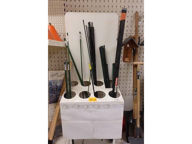 Volledige inhoud rek tuingereedschap - afbeelding 8 van  11