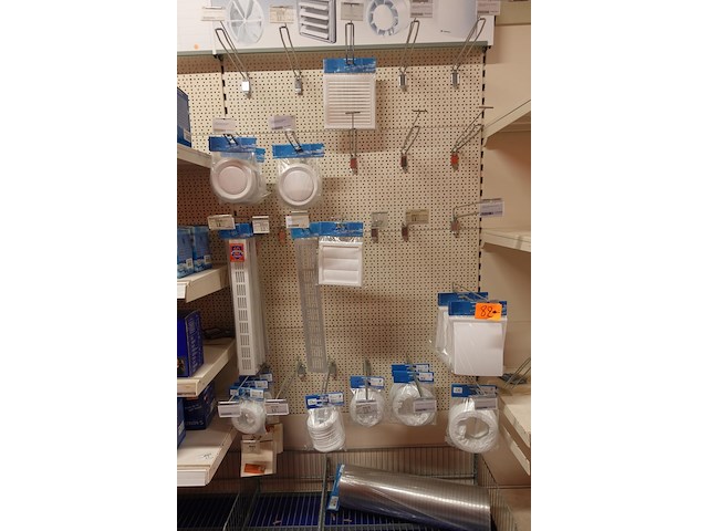 Volledige inhoud rek ventilatietoebehoren - afbeelding 4 van  10