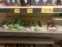 Volledige inhoud rek verlichting toebehoren - afbeelding 13 van  26