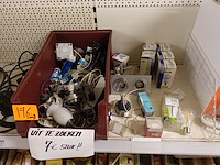 Volledige inhoud rek verlichting toebehoren - afbeelding 15 van  26