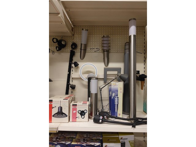 Volledige inhoud rek verlichting toebehoren - afbeelding 20 van  26