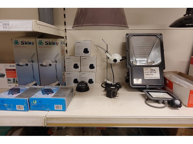 Volledige inhoud rek verlichting toebehoren - afbeelding 22 van  26