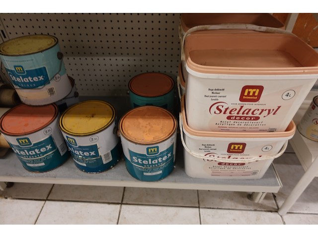 Volledige inhoud rek verven - afbeelding 10 van  13