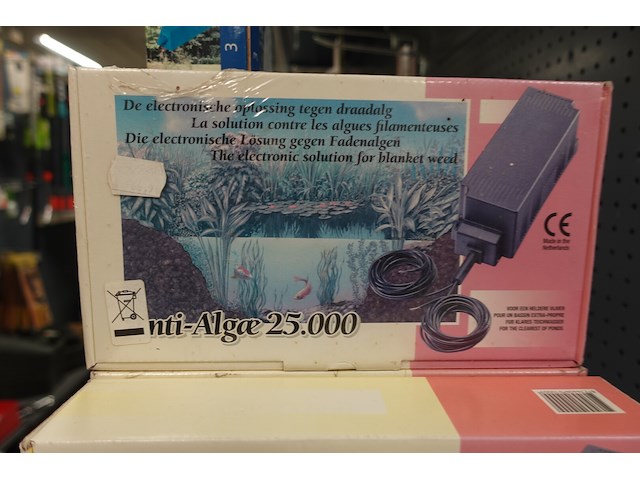 Volledige inhoud rek vijvertoebehoren - afbeelding 2 van  13