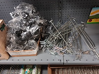 Volledige inhoud rek vijvertoebehoren - afbeelding 4 van  13