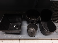 Volledige inhoud rek vijvertoebehoren - afbeelding 6 van  13