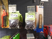 Volledige inhoud rek vijvertoebehoren - afbeelding 10 van  13