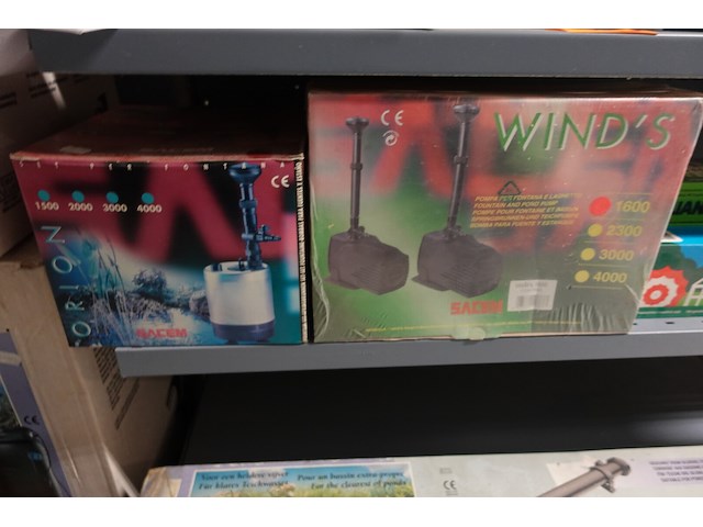 Volledige inhoud rek vijvertoebehoren - afbeelding 2 van  16