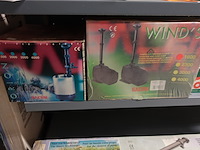 Volledige inhoud rek vijvertoebehoren - afbeelding 2 van  16